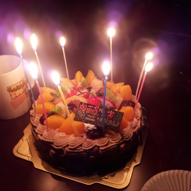 生日蛋糕的烛光 - 九岁生日 - 刘雨菲的相册 - 5sing