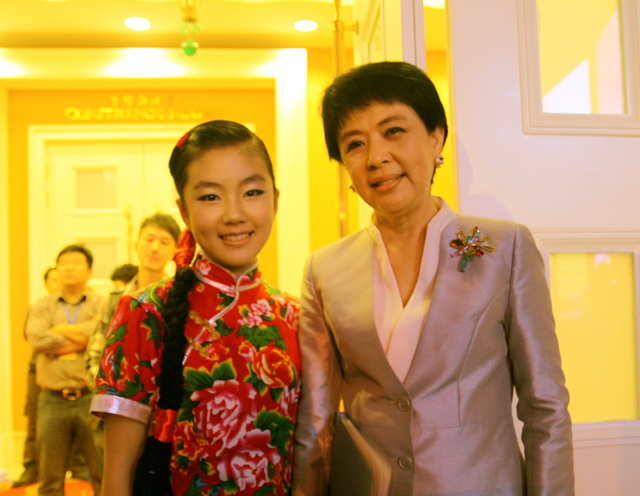 与央视节目主持人刘璐 - 温馨合影 - 温馨歌唱的相册